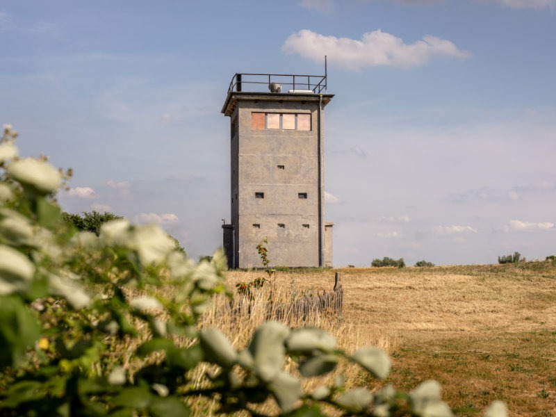 Beton Restaurierung Sichtbeton Denkmal DDR Grenzturm beconart Betonkosmetik Bleckede Elbe